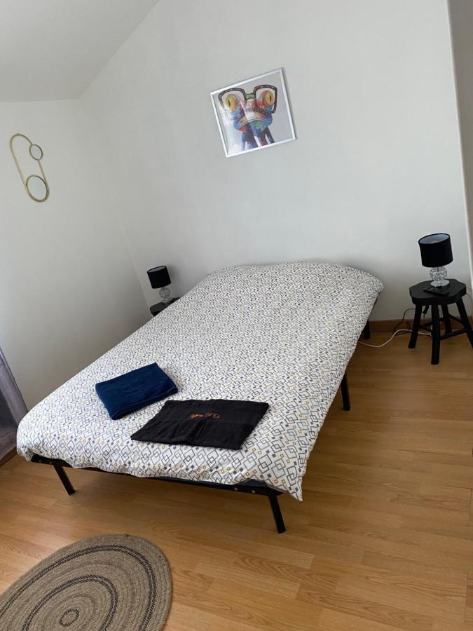 Chambre Privee Dammarie Les Lys Hotel Exterior photo